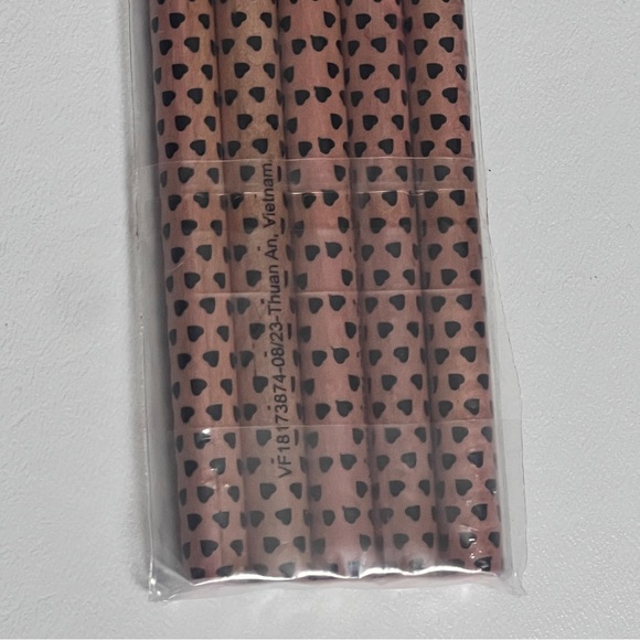 Artist Drawing Coloring Coloring Pencils Five Pack  WIth Heart Decorations - Picture 4 of 6